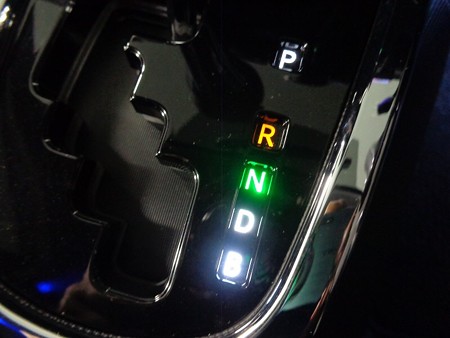 トヨタＡＱＵＡ　栃木県　車内ＬＥＤ打ち替え　シフト