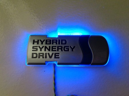 ハイブリッドエンブレムＬＥＤ