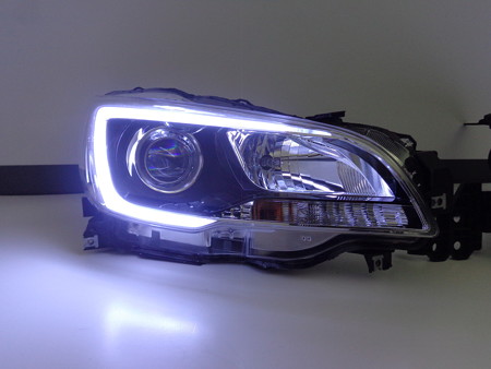 アウトバックＢＳ９　ＮＥＷアウディ風ＬＥＤ　ホワイト右
