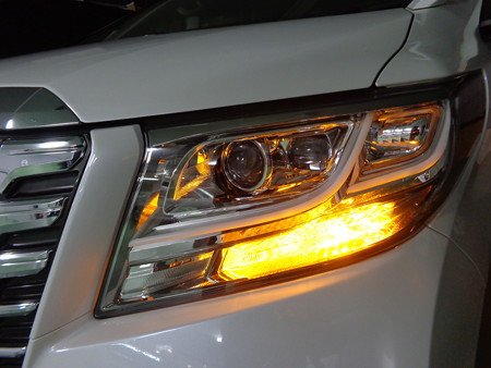 ３０アルファードハイブリッド　神奈川県　フロントウインカーＬＥＤ取付　左