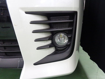 ヴォクシー８０系専用カーボンシート　フォグランプパネルガーニッシュ左