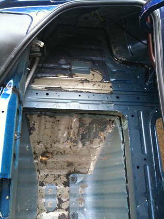 2010.1.5Ｓ２トランク磨き