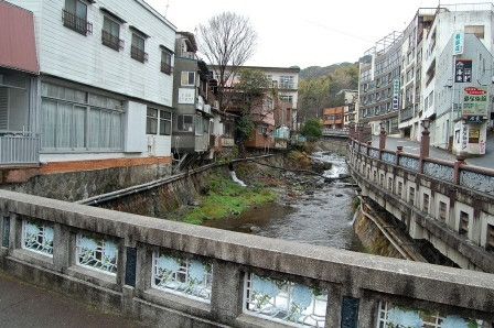 藤木橋から千歳川を望む