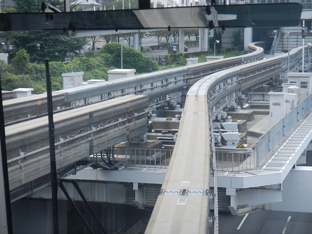 Osaka Monorail / points (2)