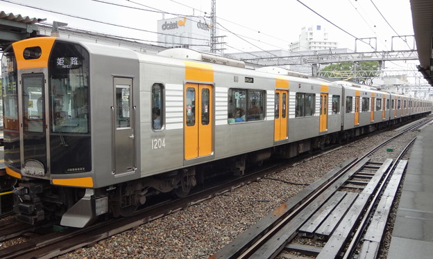阪神電車1000系(1204編成) 直通特急姫路行き(甲子園駅にて)