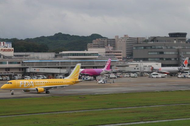 着陸直後、機窓から