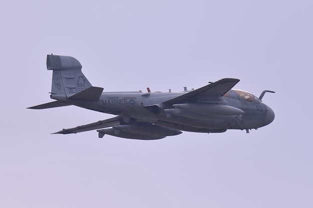 ある日の厚木基地・・岩国から飛来したVMAQ-2 CY03 デスジェスターズ EA-6Bプラウラー テイクオフ2・・20150321