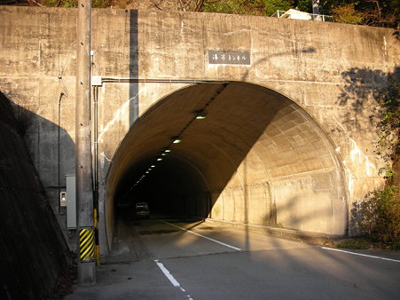 R422湯谷トンネル