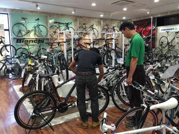 サイクルショップあさひのスポーツサイクル専門店 摂津千里丘店