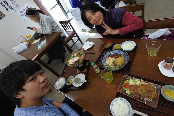 鹿と猪が名物のようで鹿カツと猪鍋を昼食にチョイス