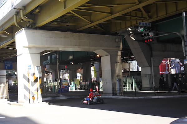 公道を走るカートはかなり目立ちます 公道を走るカートはかなり目立ちます