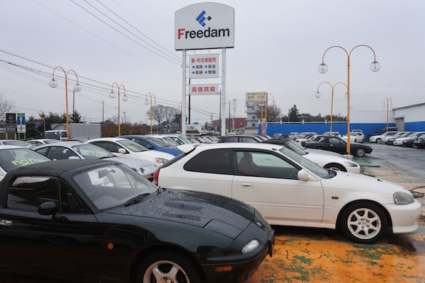 もう一台、青森へ納車待ちのVR-Bもありました もう一台、青森へ納車待ちのVR-Bもありました