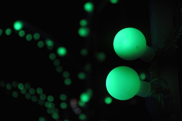 時間とともに色が変わる電球は丸ぁるいかわいい形 時間とともに色が変わる電球は丸ぁるいかわいい形