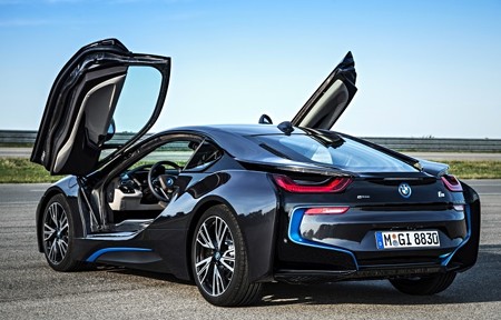 2014-bmw-i8-wallpapers-42-750x499