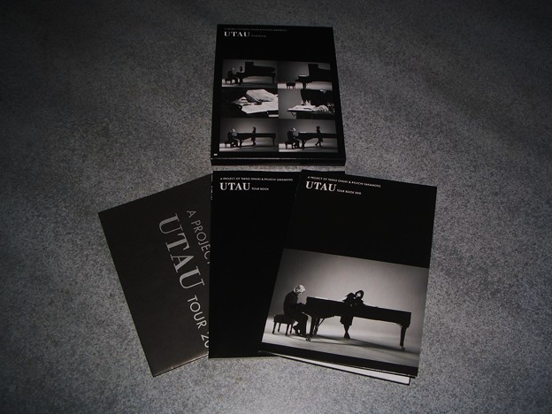 UTAU TOUR BOOK &amp; DVD &amp; ポスター