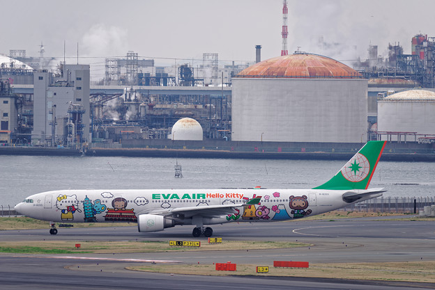 EVA A333 キティーアラウンド・ザ・ワールド